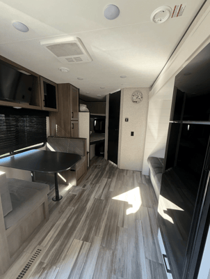 Rocco’s RV Rental | Fully Equipped Jayco Sleeps 8