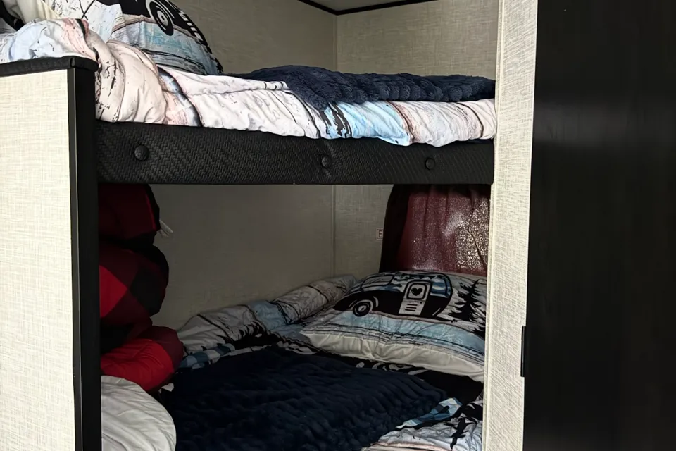 Rocco’s RV Rental | Fully Equipped Jayco Sleeps 8
