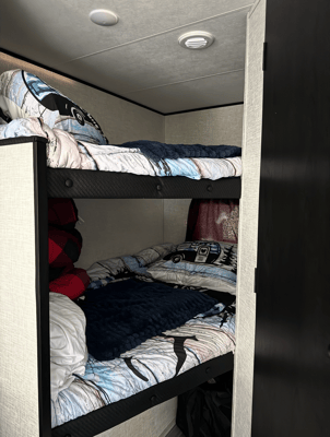 Rocco’s RV Rental | Fully Equipped Jayco Sleeps 8
