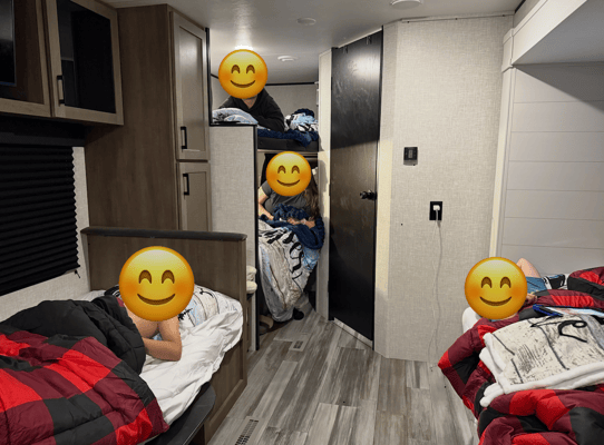 Rocco’s RV Rental | Fully Equipped Jayco Sleeps 8