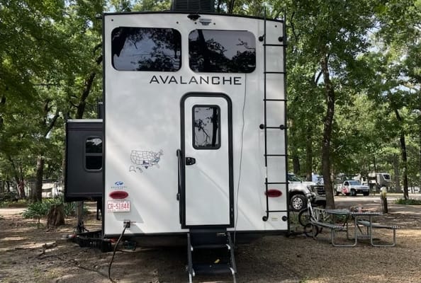 Brandon's Keystone Avalanche 390DS Fifth Wheel