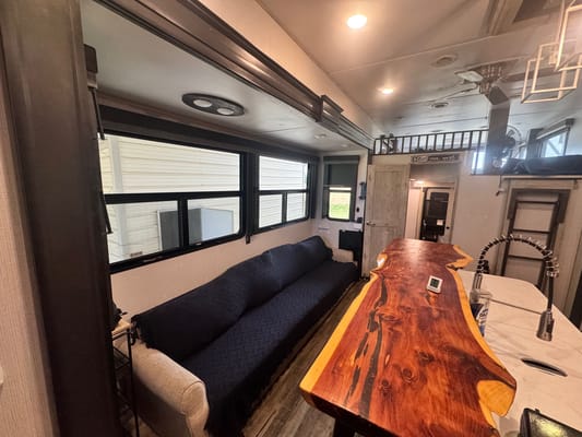 Brandon's Keystone Avalanche 390DS Fifth Wheel