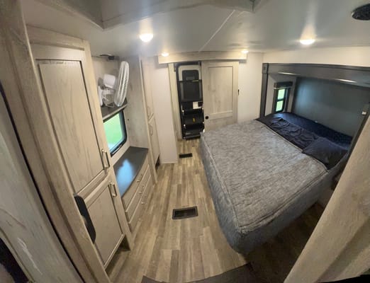 Brandon's Keystone Avalanche 390DS Fifth Wheel