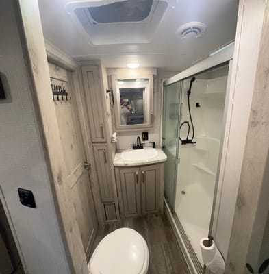 Brandon's Keystone Avalanche 390DS Fifth Wheel