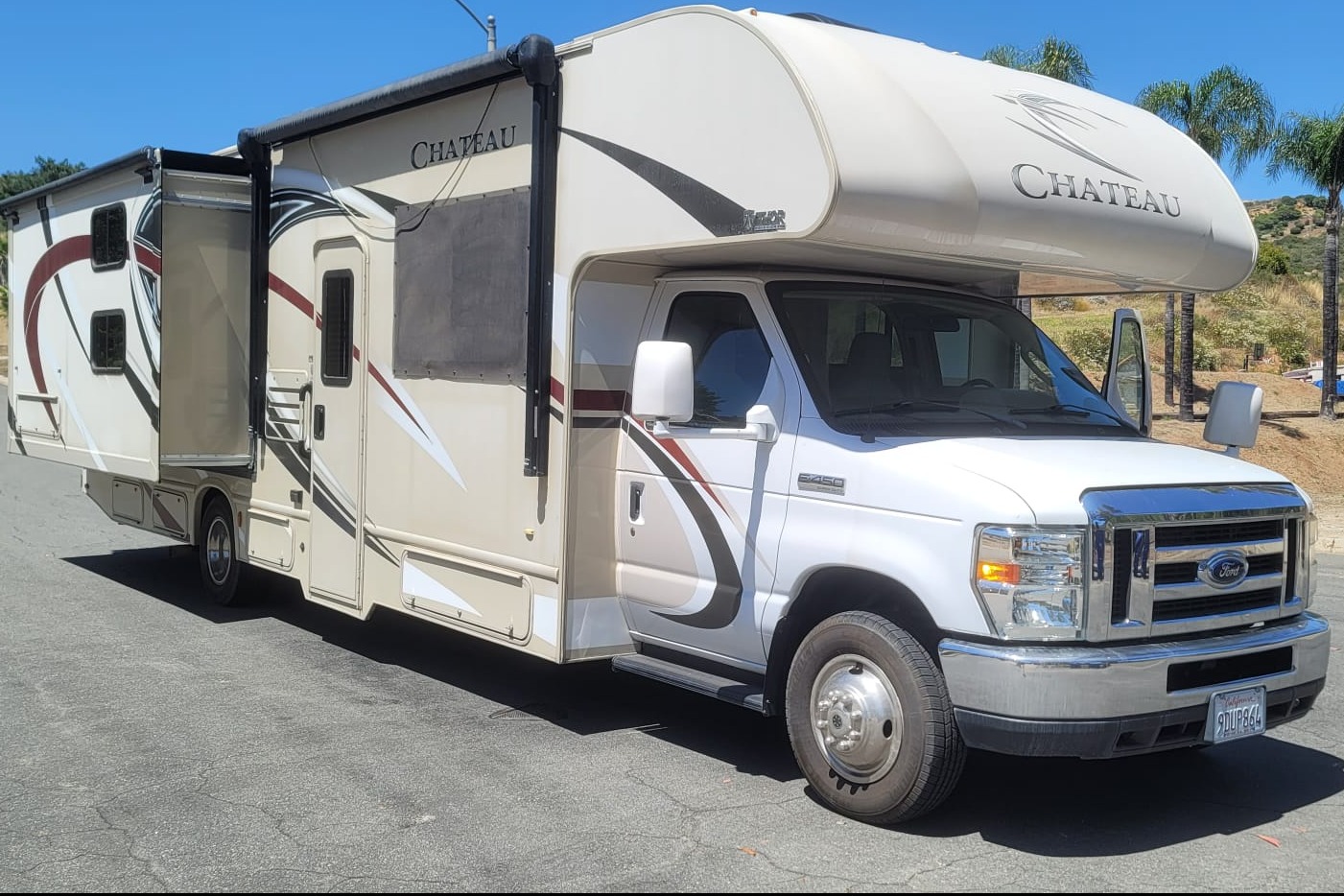 Sleeps 10, A/C, 2 Large Slide Outs, PRIVATE Queen Bedroom, Bunkhouse