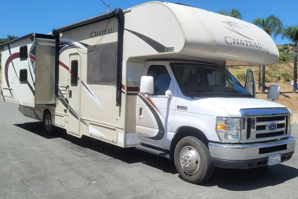 Sleeps 10, A/C, 2 Large Slide Outs, PRIVATE Queen Bedroom, Bunkhouse