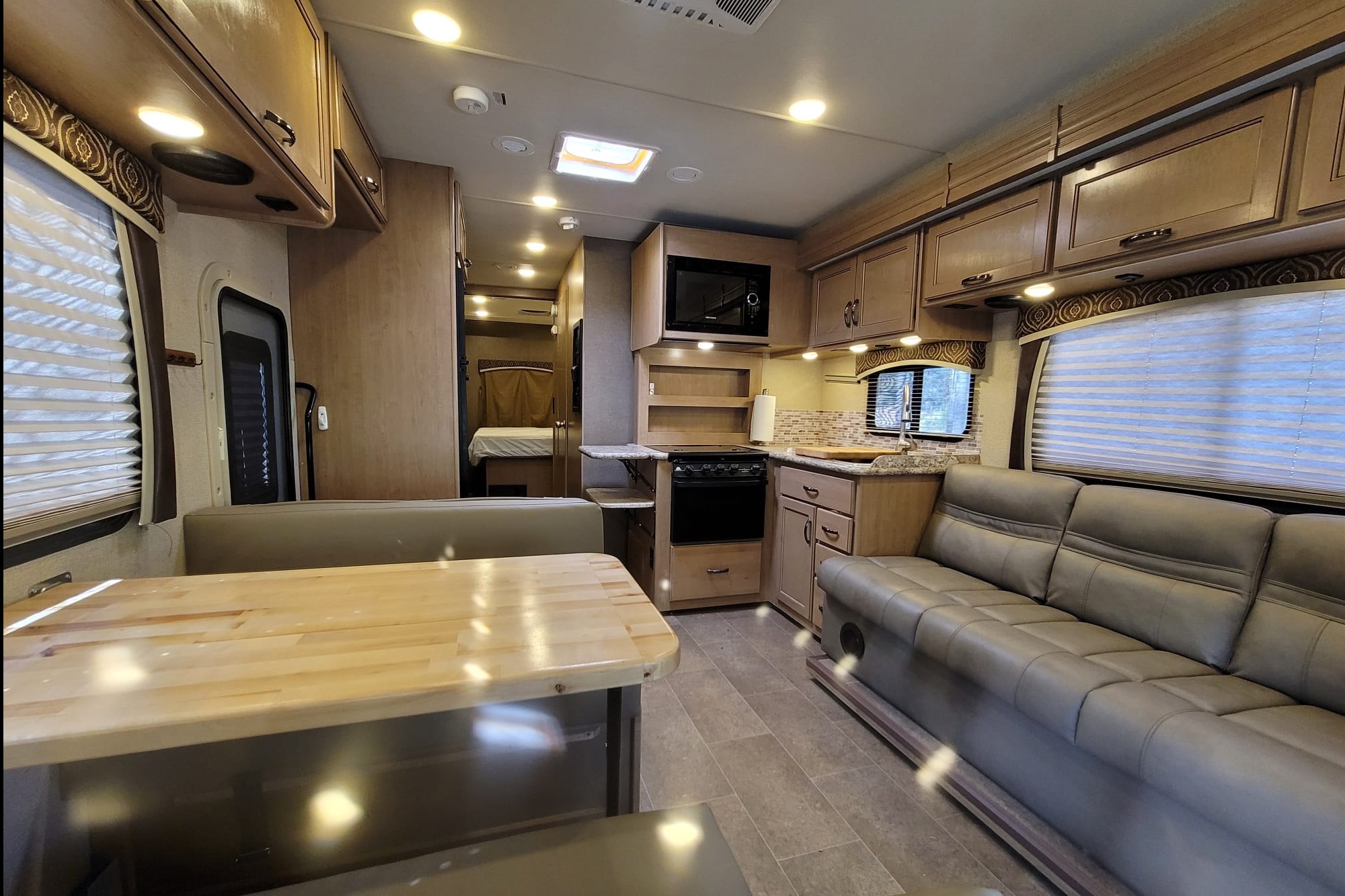 Sleeps 10, A/C, 2 Large Slide Outs, PRIVATE Queen Bedroom, Bunkhouse