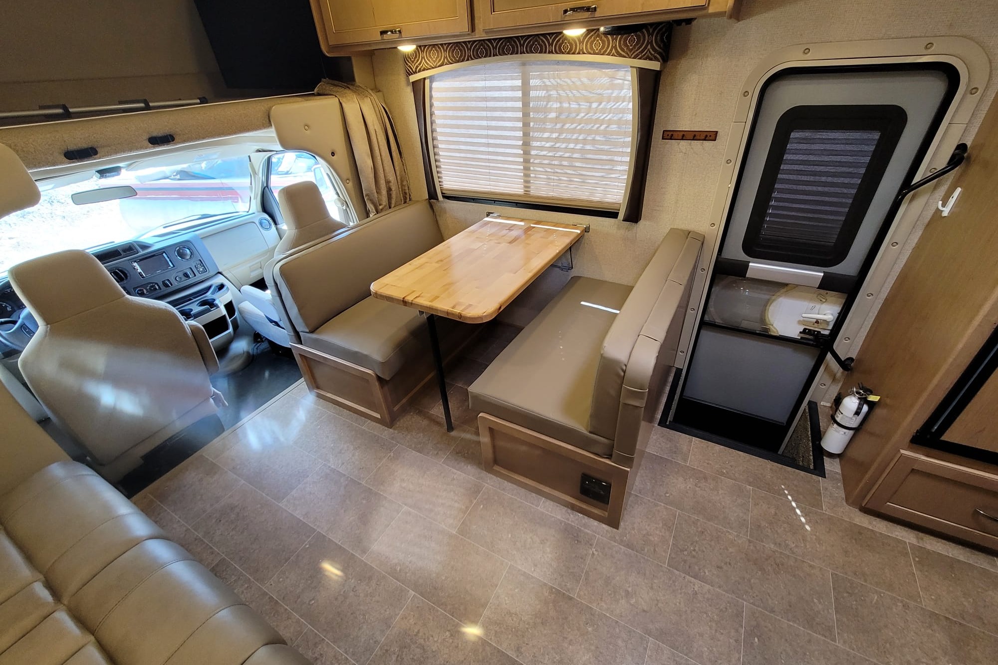 Sleeps 10, A/C, 2 Large Slide Outs, PRIVATE Queen Bedroom, Bunkhouse