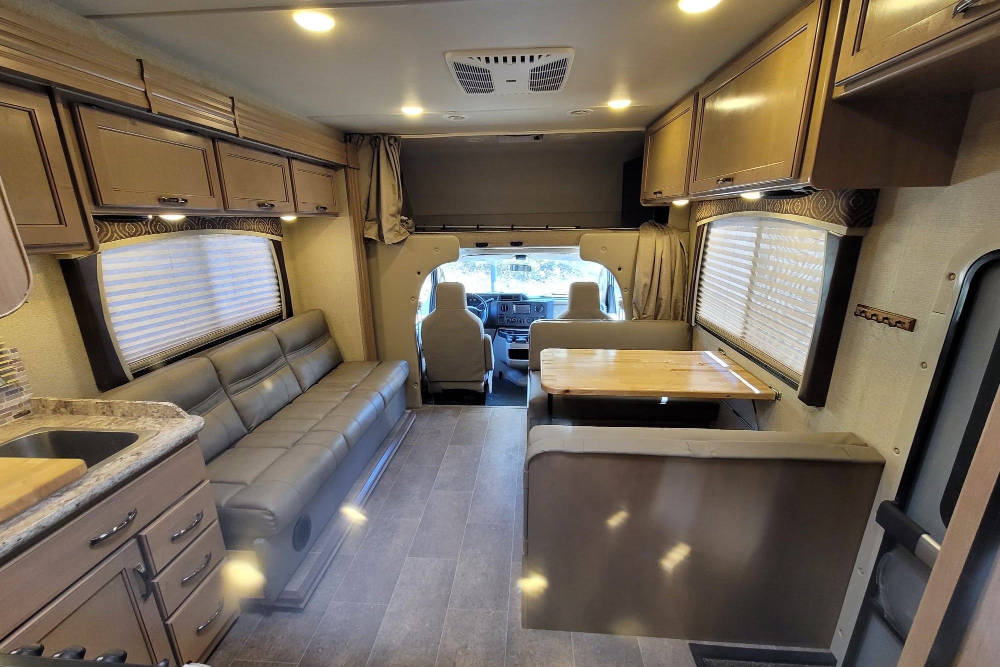 Sleeps 10, A/C, 2 Large Slide Outs, PRIVATE Queen Bedroom, Bunkhouse