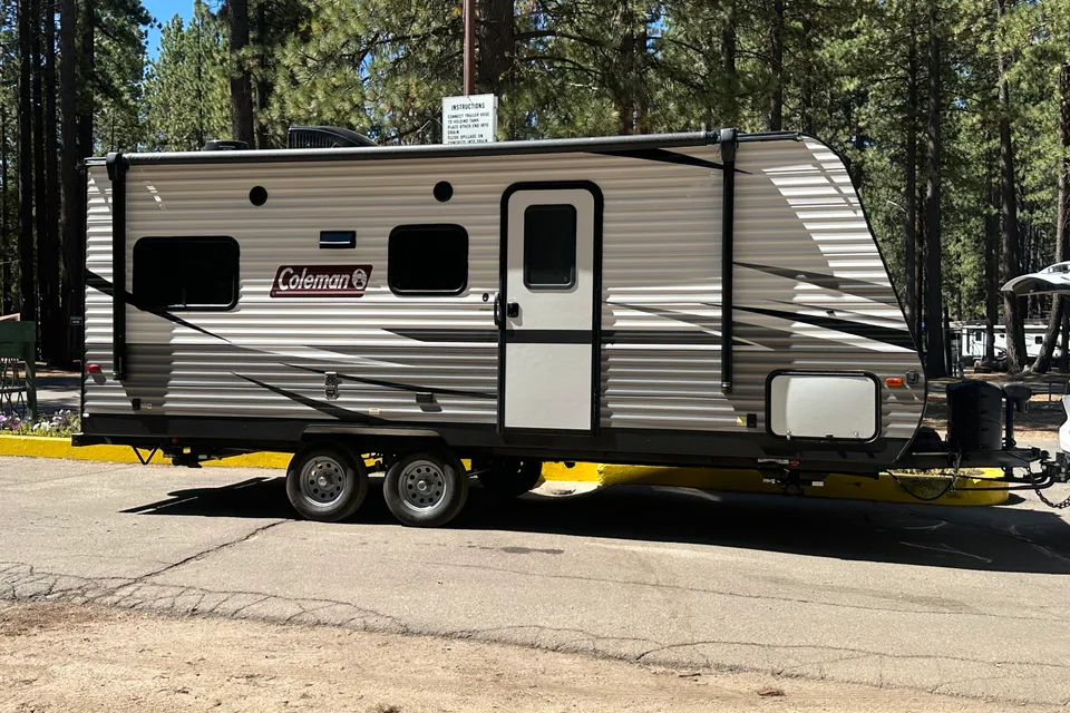 Coleman Lantern 202RDWE Travel Trailer