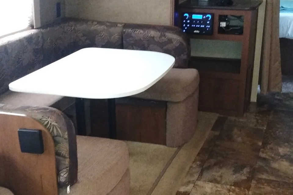Julius's RV Cottage
