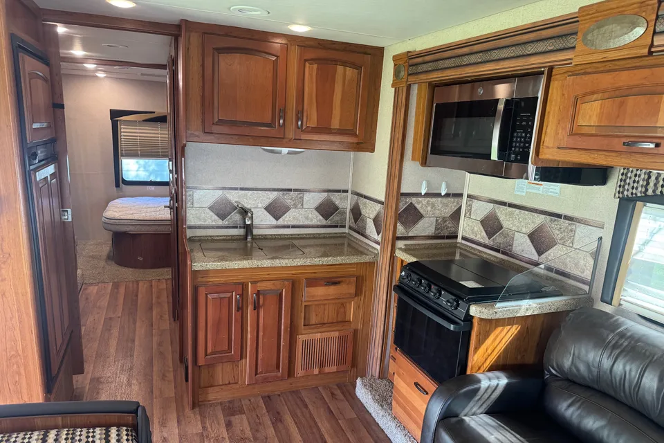 Wade's Jayco Greyhawk Class C