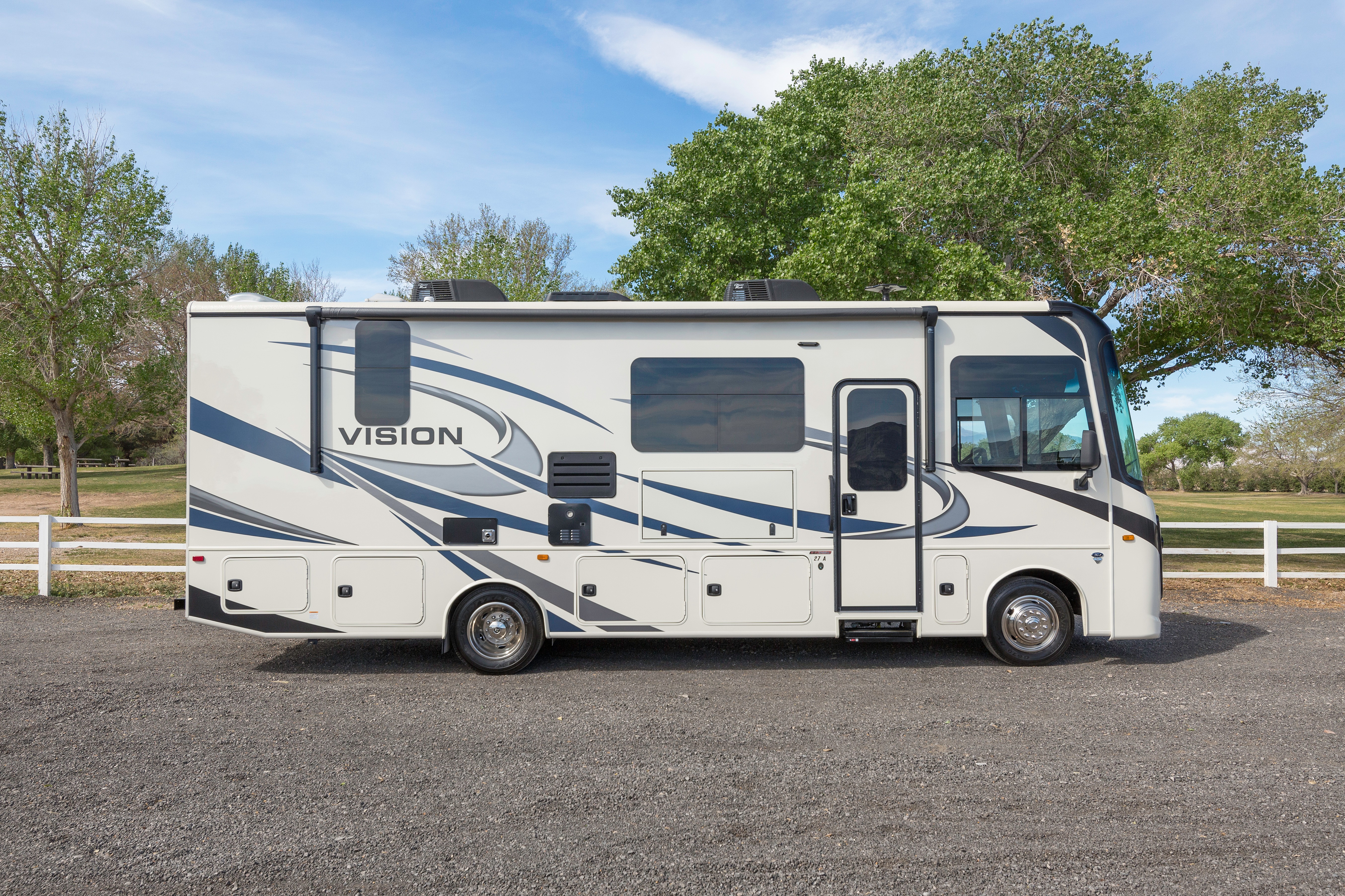 2021 Entegra Coach Sleeps 8