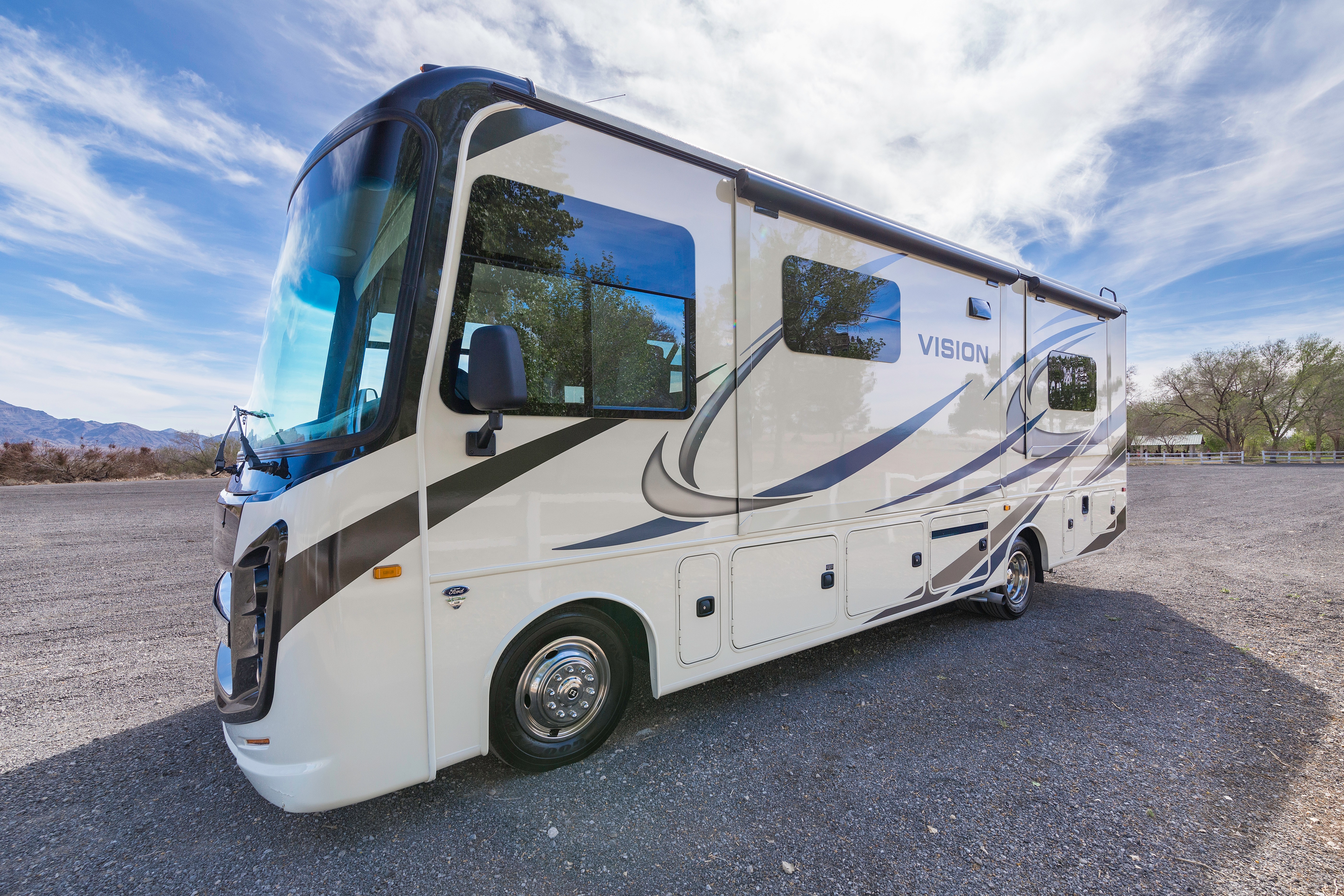 2021 Entegra Coach Sleeps 8