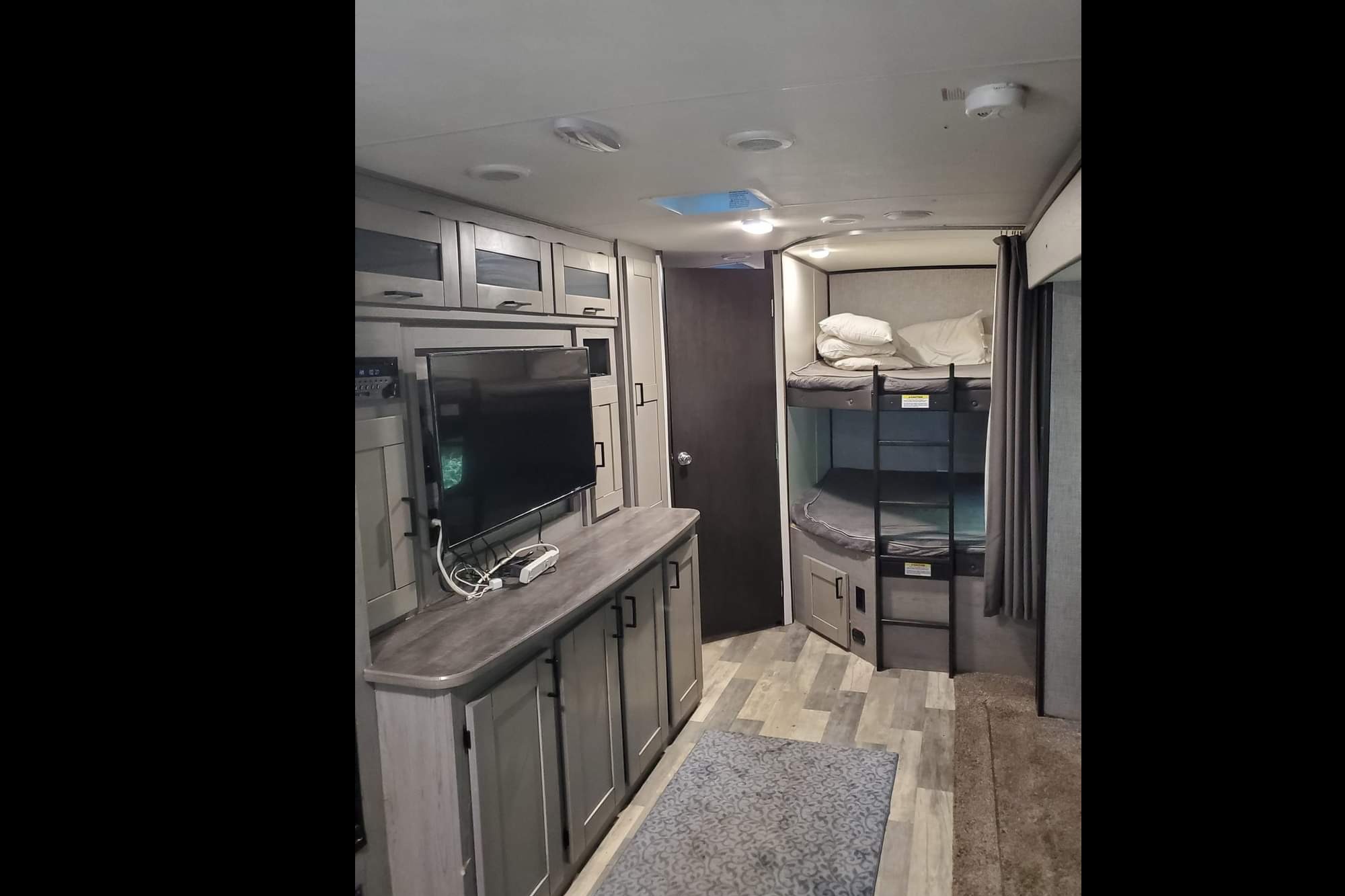 Kip's Forest River Mallard m312 Travel Trailer