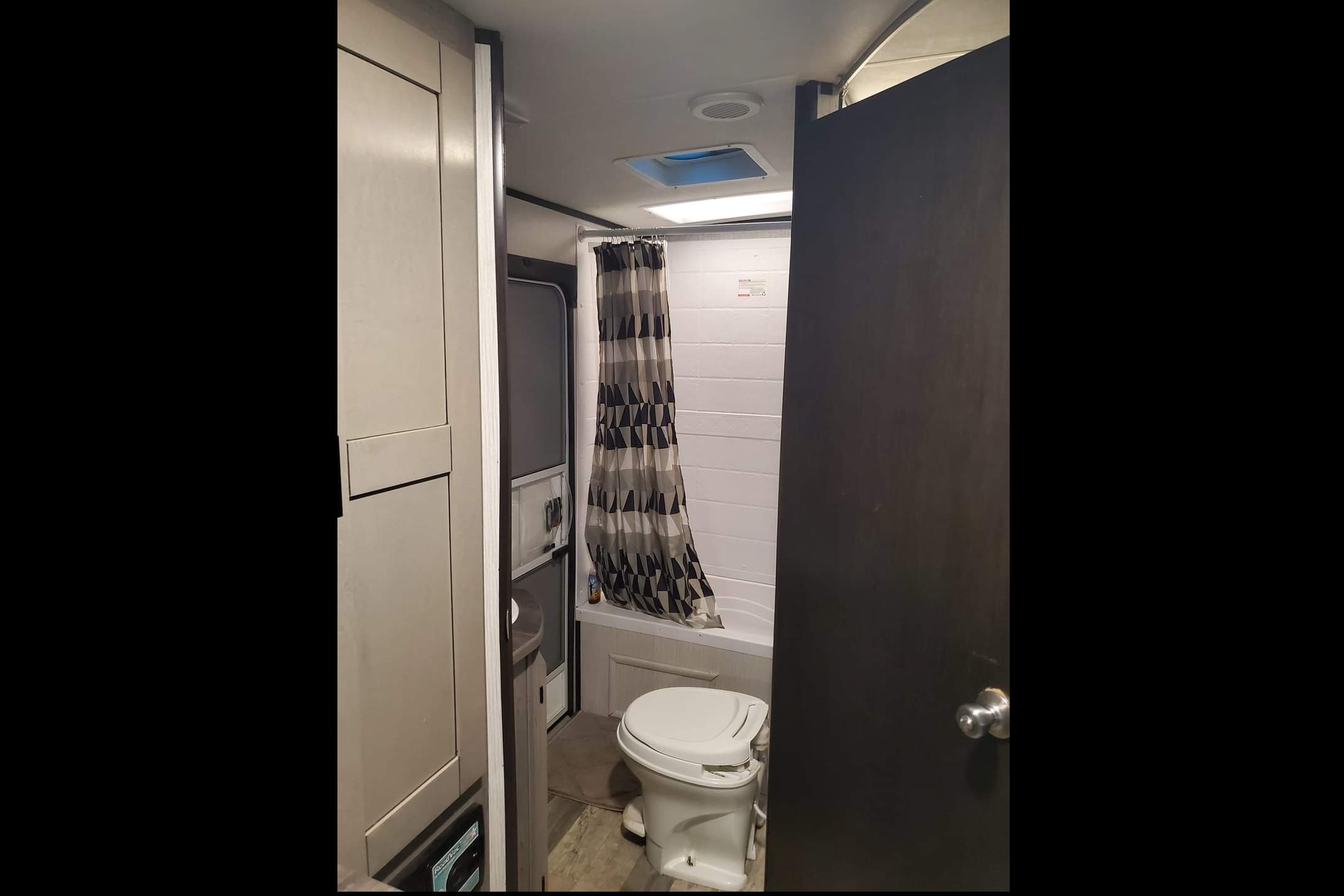 Kip's Forest River Mallard m312 Travel Trailer