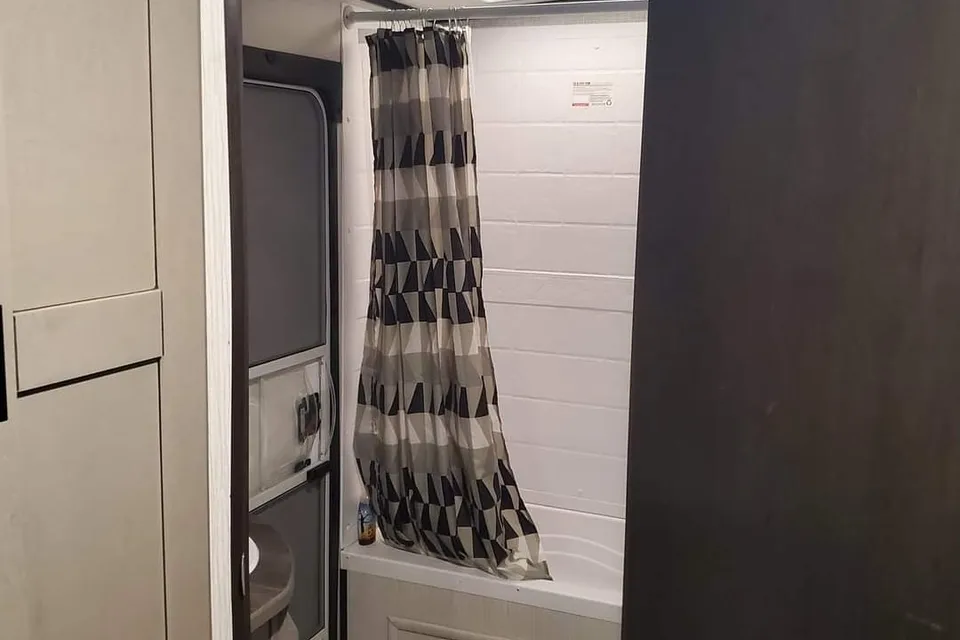 Kip's Forest River Mallard m312 Travel Trailer