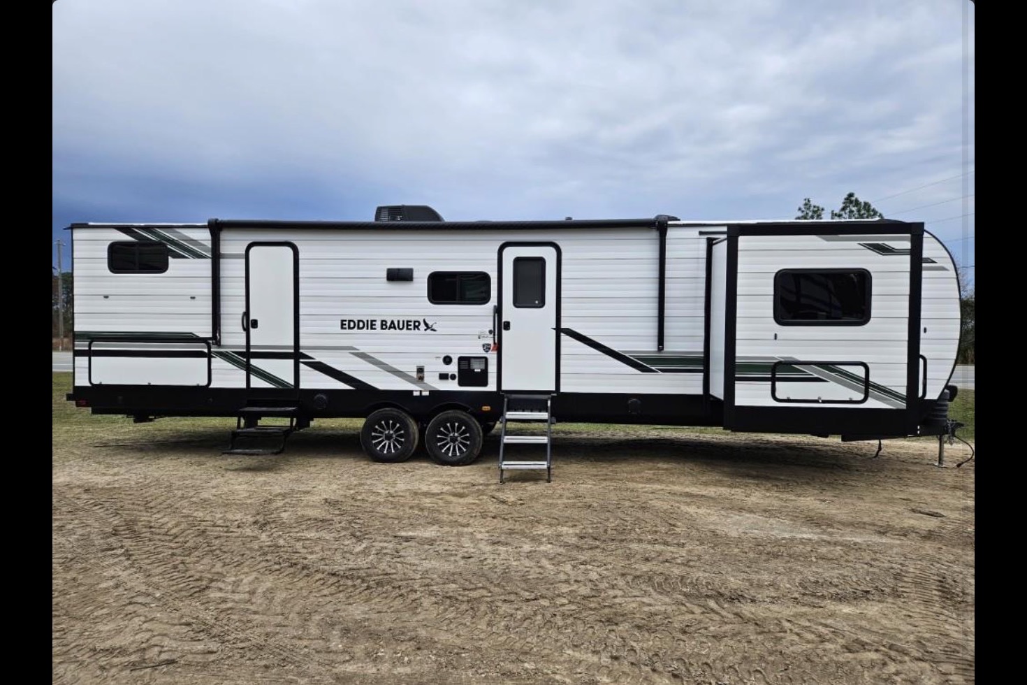 2 Bedroom 1.5 Bath Eddie Bauer Luxury