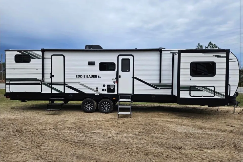 2 Bedroom 1.5 Bath Eddie Bauer Luxury