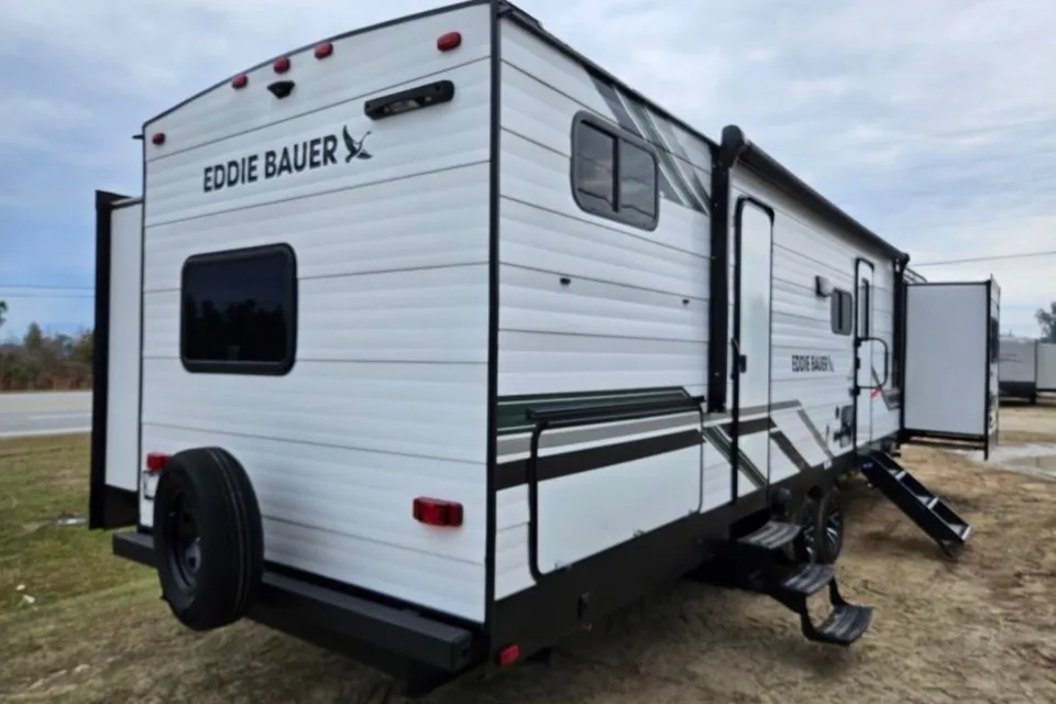 2 Bedroom 1.5 Bath Eddie Bauer Luxury