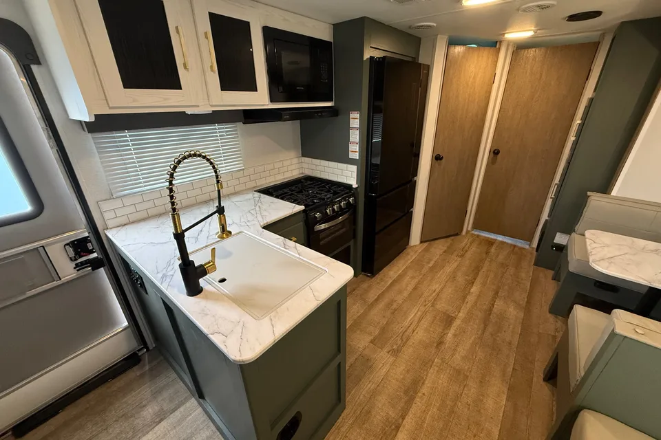 2 Bedroom 1.5 Bath Eddie Bauer Luxury