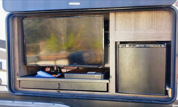 Deep South Camping Heartland T322 Toy Hauler