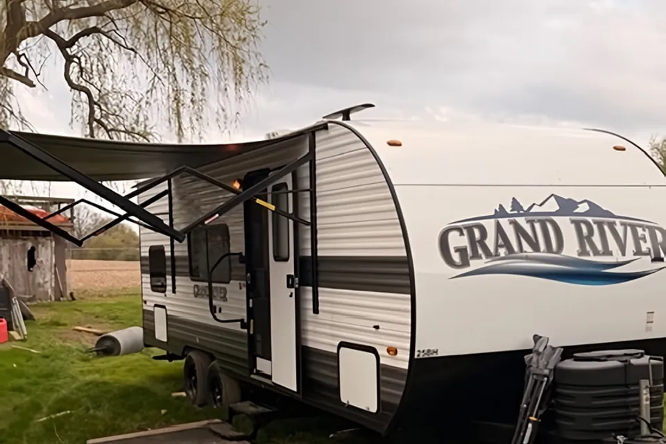 Burns Grand River 248BH Travel Trailer