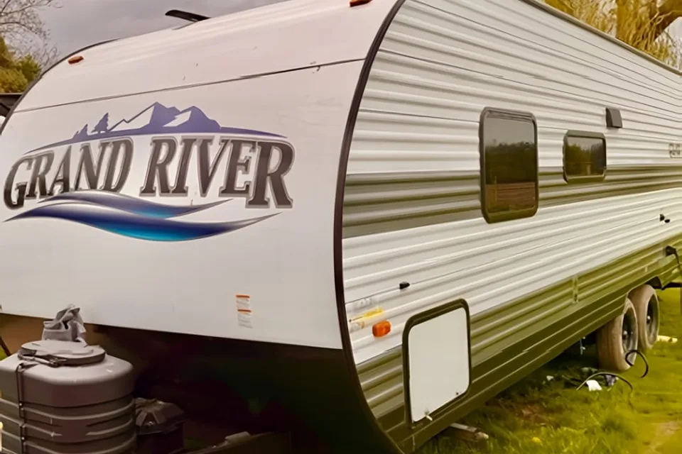 Burns Grand River 248BH Travel Trailer