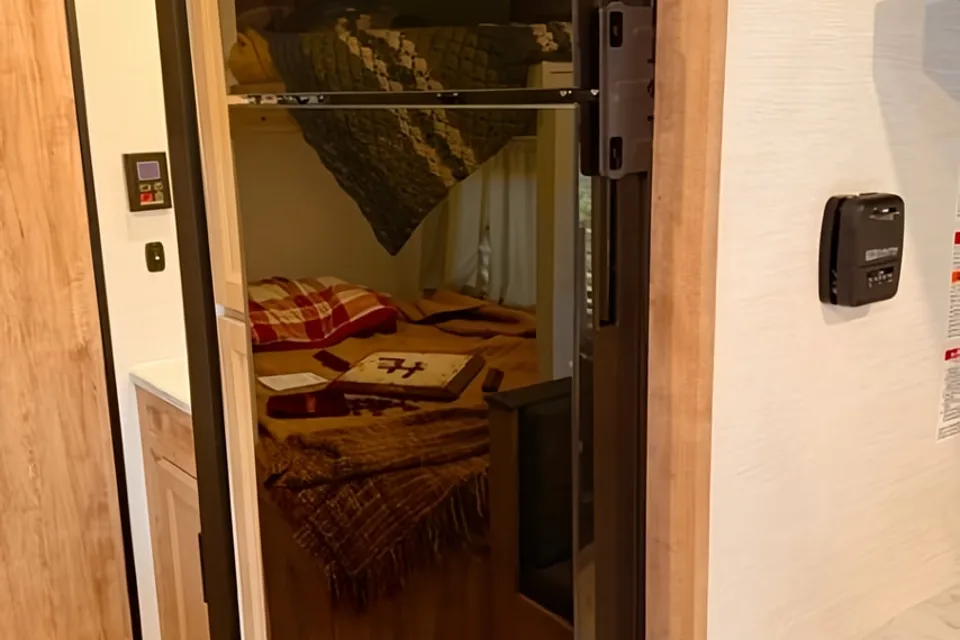 Burns Grand River 248BH Travel Trailer