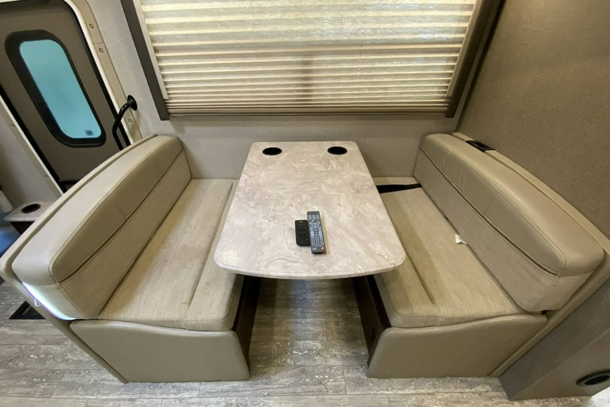 [31] Stress Free RVs - 2018 XL Class A - Hurricane - Midsize