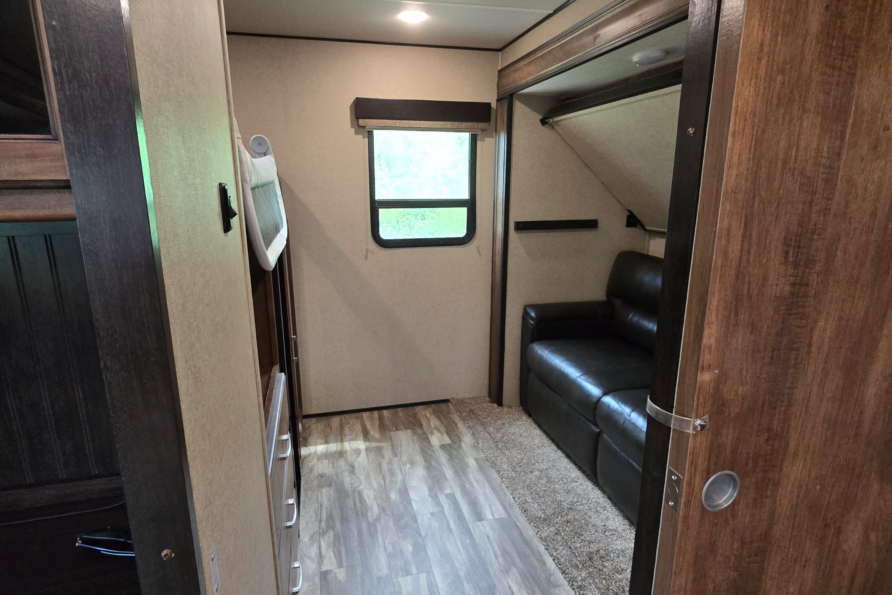 DOW RV ON 7-SIXTY