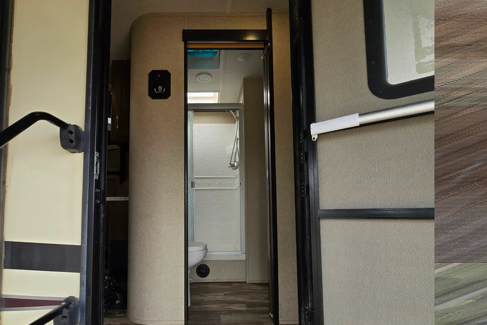 DOW RV ON 7-SIXTY