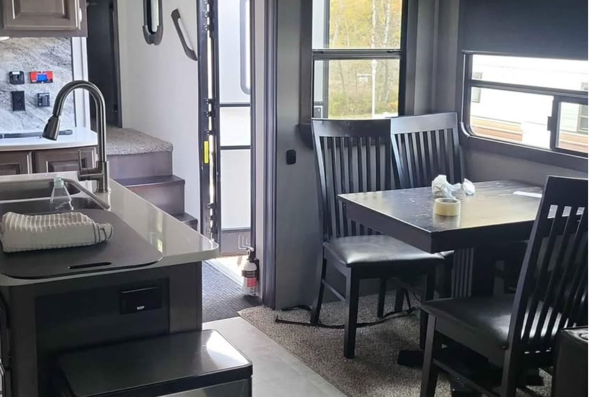  Cruiser RV Cruiscr339 Sellette