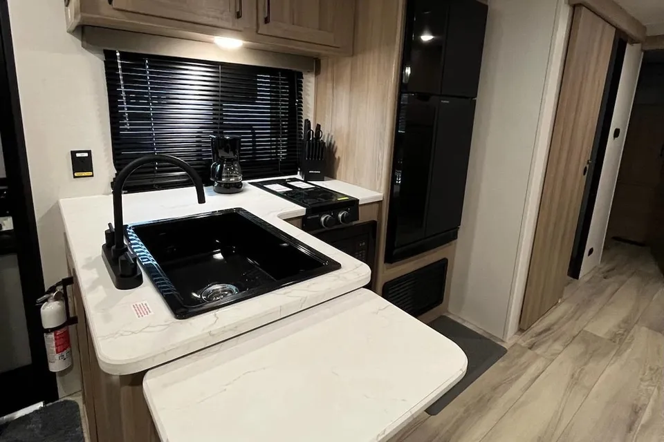 Jenny's 2025 Coachmen 27B Travel Trailer CL34