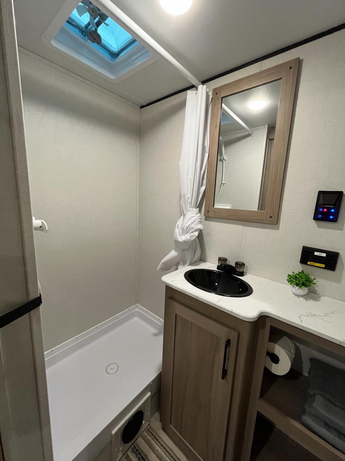 Jenny's 2025 Coachmen 17B Travel Trailer CL34
