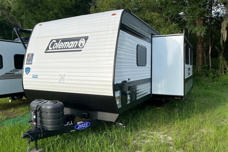 Jenny's 2025 Coachmen 27B Travel Trailer CL34