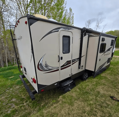 33ft Heritage Glen Holiday Trailer