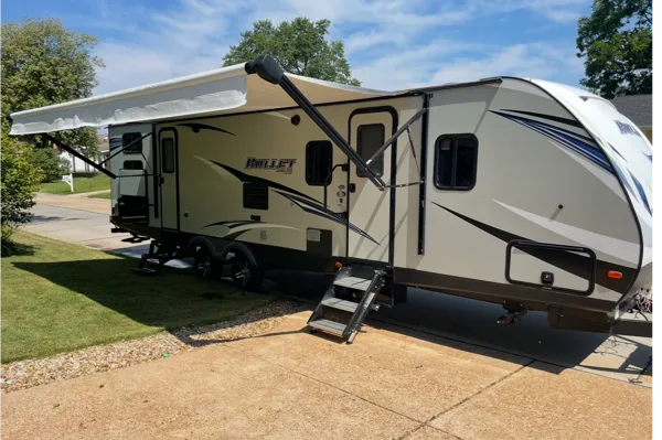 Fully Furnished, Loaded Bunkhouse RV!