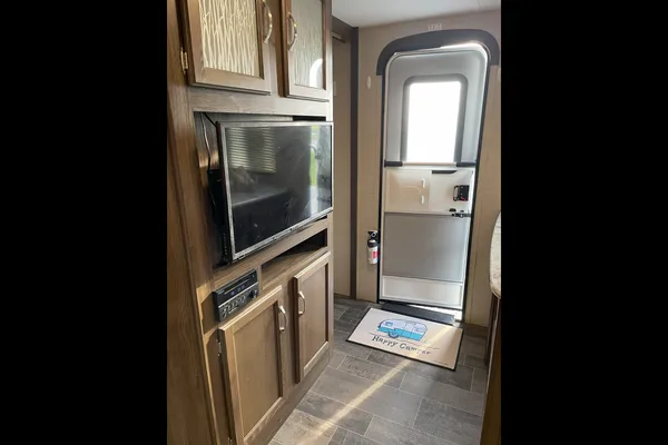 Fully Furnished, Loaded Bunkhouse RV!