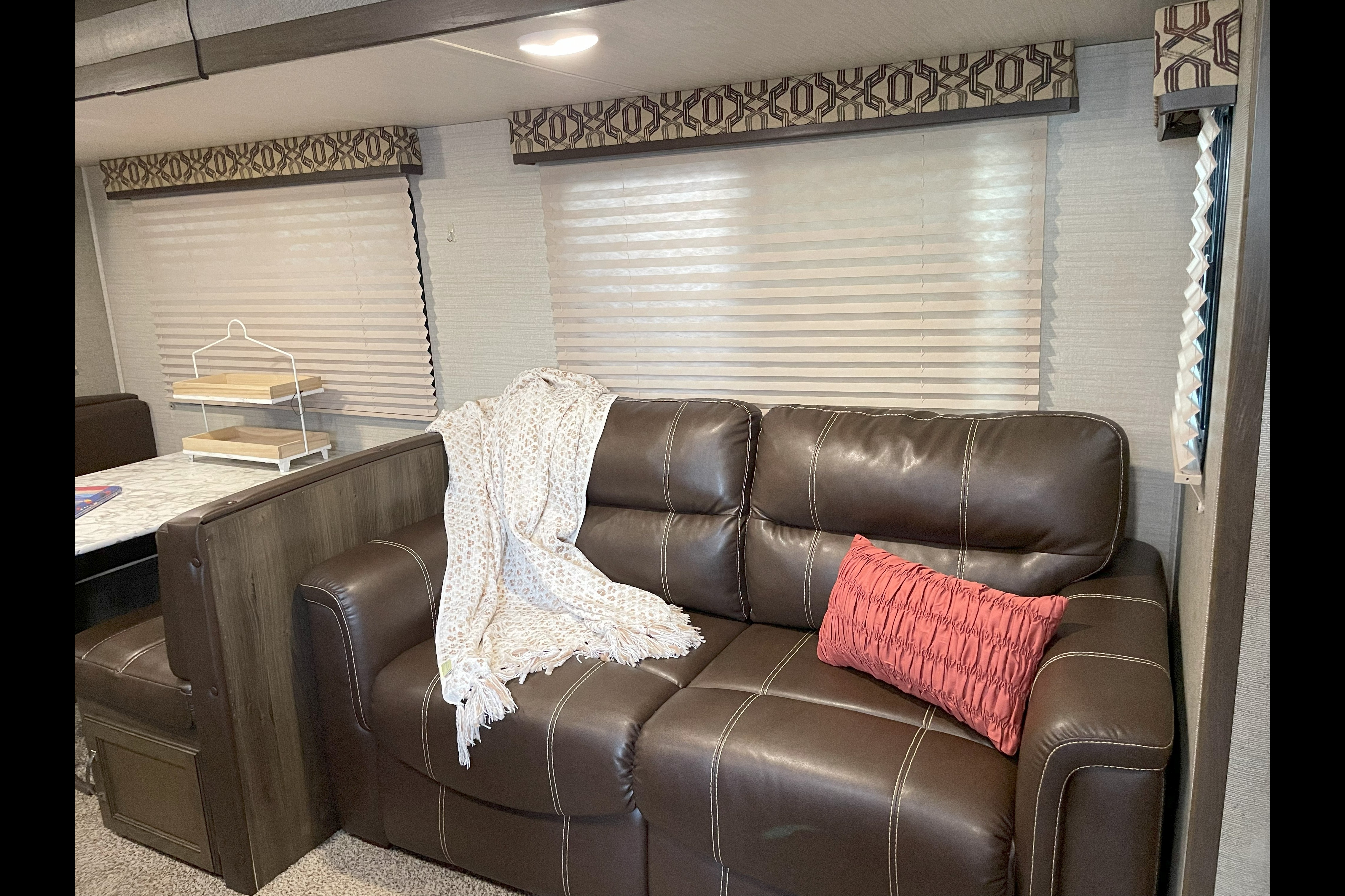 Fully Furnished, Loaded Bunkhouse RV!