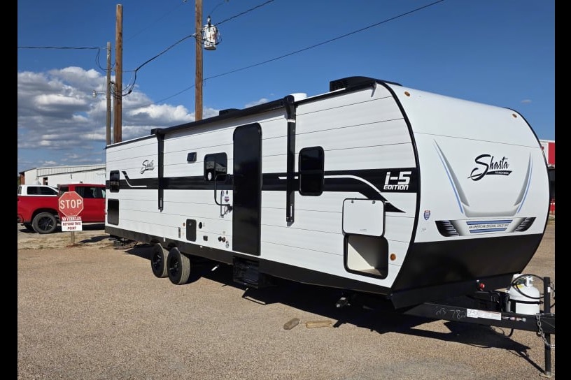 Spacious 2025 Shasta I-5 – Sleeps 10 | Triple A/C & Bunks