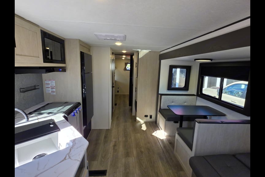 Spacious 2025 Shasta I-5 – Sleeps 10 | Triple A/C & Bunks