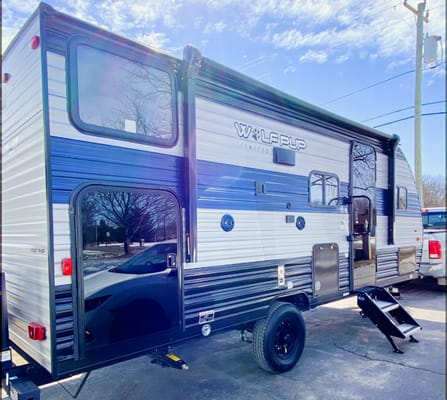 Enjoy the Great Outdoors in the Wolfpup!!