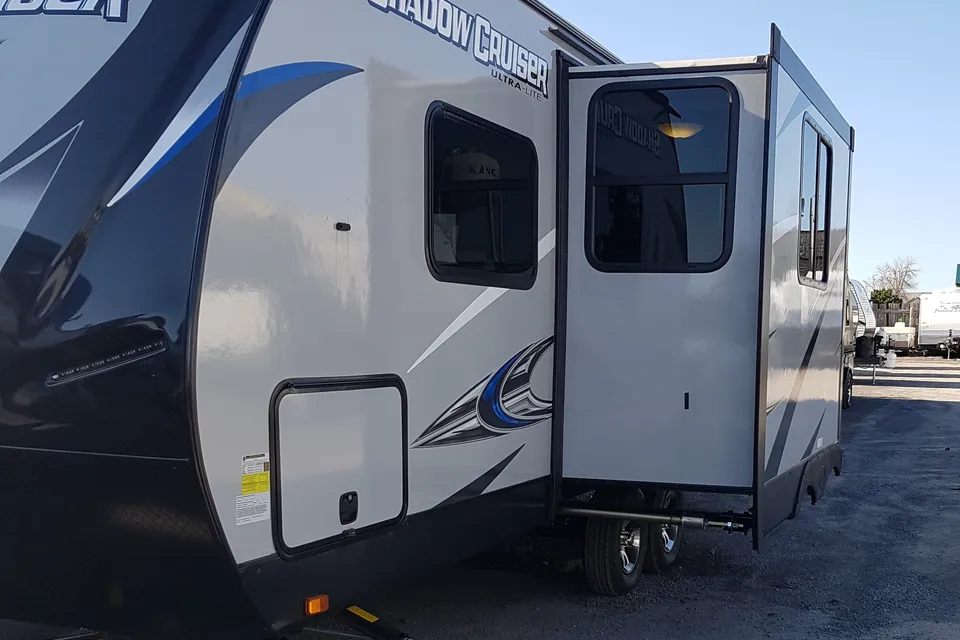 *DELIVERY ONLY* Cruiser RV Shadow Cruiser 225RBS 22 Travel Trailer
