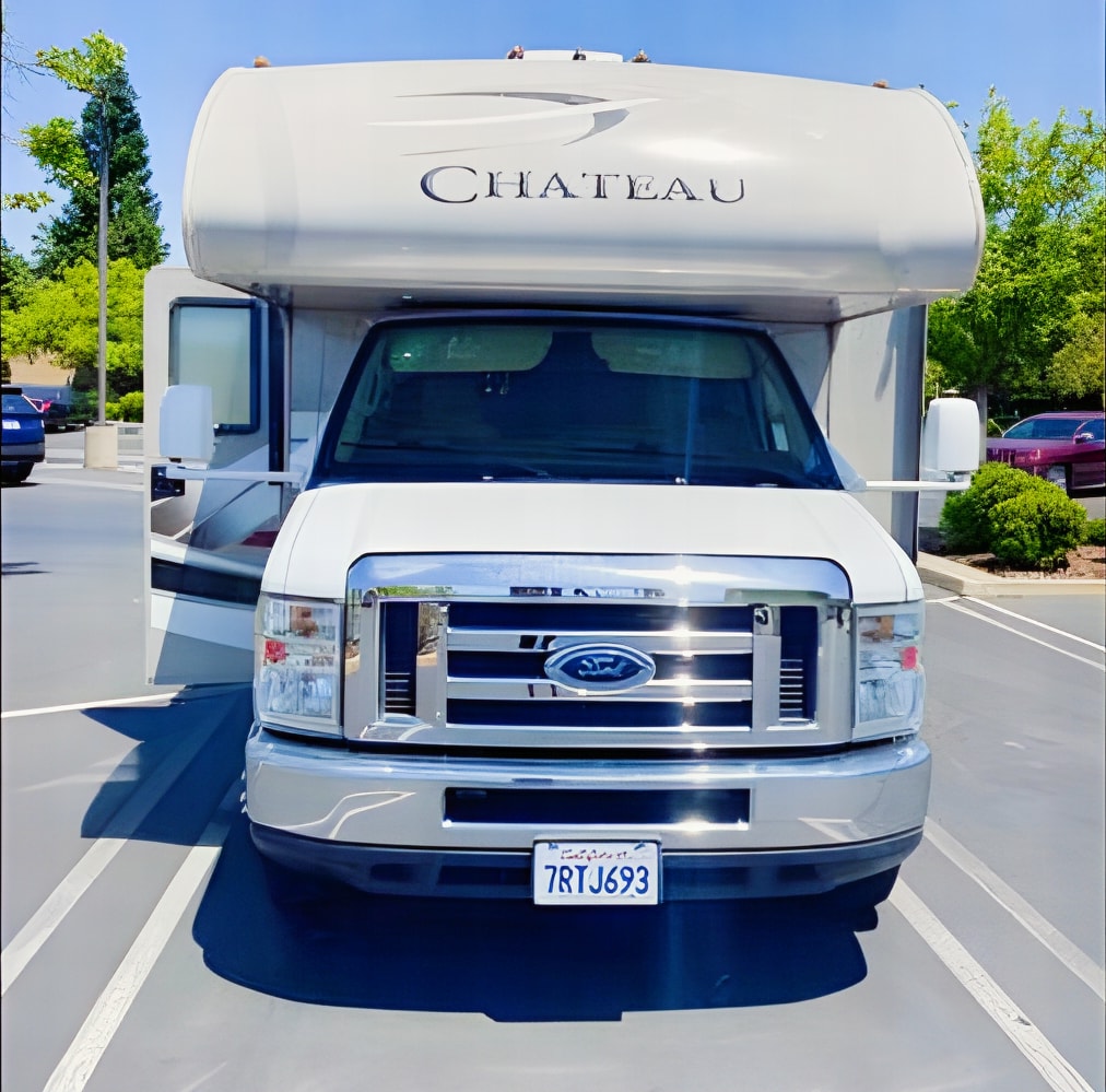 Make great memories in my Roomy Thor Chateau 31L!