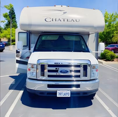 Make great memories in my Roomy Thor Chateau 31L!