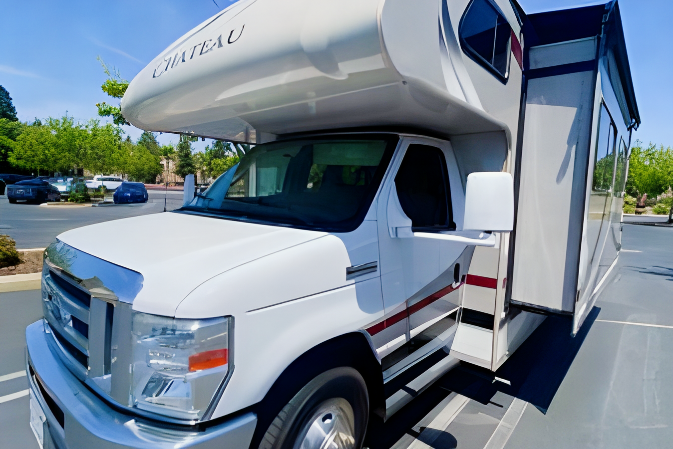 Make great memories in my Roomy Thor Chateau 31L!