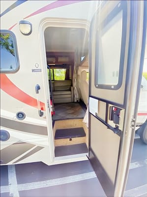 Make great memories in my Roomy Thor Chateau 31L!