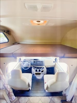 Make great memories in my Roomy Thor Chateau 31L!