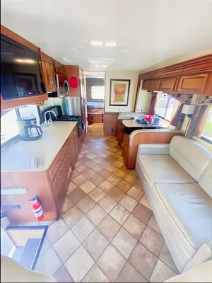 Make great memories in my Roomy Thor Chateau 31L!